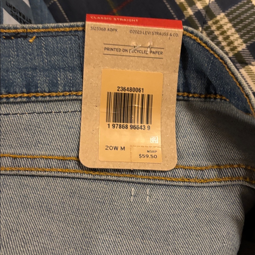 Levi's Women's Light Blue Straight Leg Jeans - Picture 4 of 10